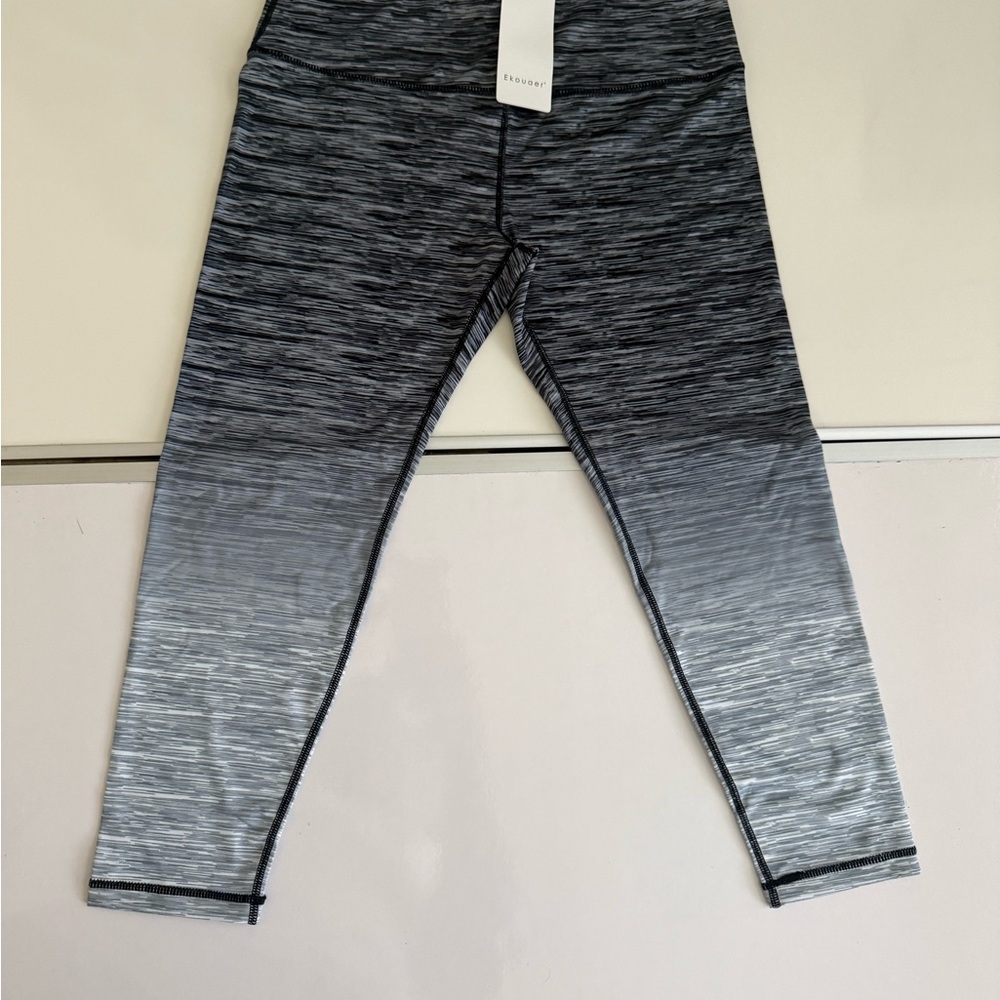 Chic Black and Gray Ombre Leggings ekouaer women’s power flex full lentgh size M